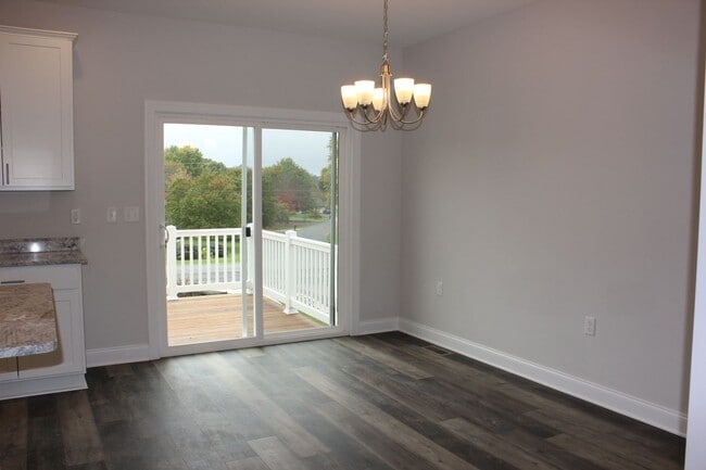 Photo - Townhouse for Rent in Crescent Ridge