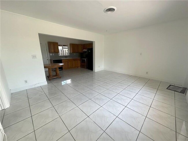 Photo - 2928 N Ocean Blvd Unit 1