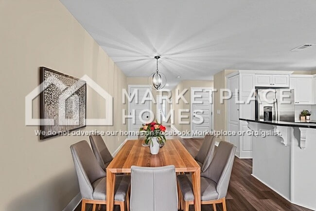 Photo - 712 Chatsworth Wy