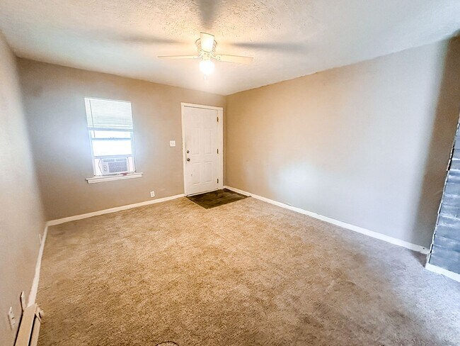 Photo - 253 S Dearborn St