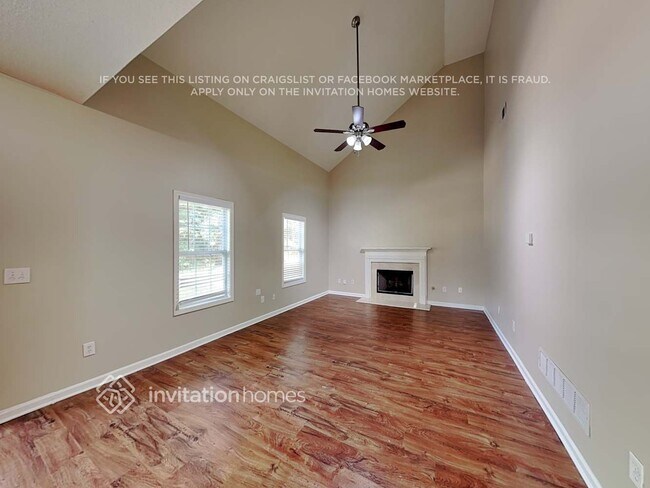 Photo - 5881 Newnan Ct