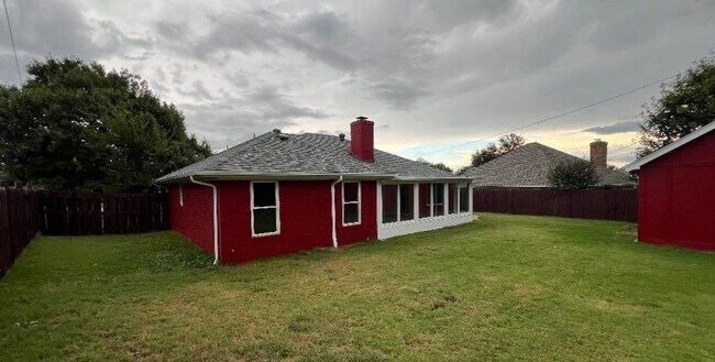 Photo - Welcome to this inviting 3-bedroom, 2-bathroom home in the heart of Cleburne, perfectly suited fo...