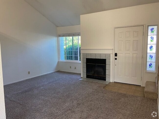 Building Photo - Two-story Style Home Located in Charming N...