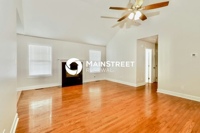 Photo - 3 Bedroom Pet-Friendly Home in SHELBYVILLE, KY with Main Street Renewal