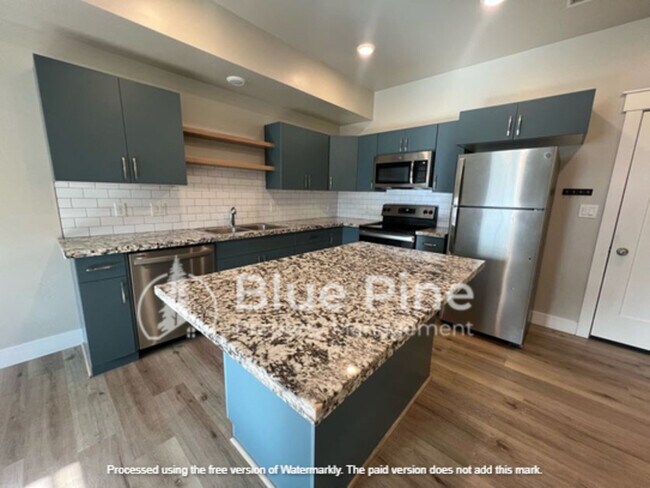 Photo - 359 N 3rd West St