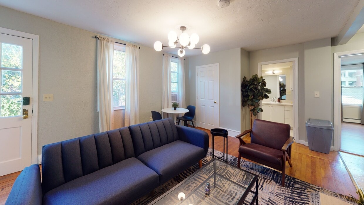 Photo - Private bedroom in 2 bed/1 bath Home