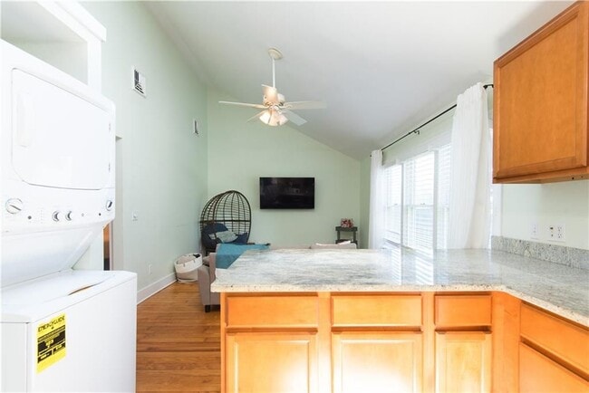 Photo - 393 Aquidneck Ave