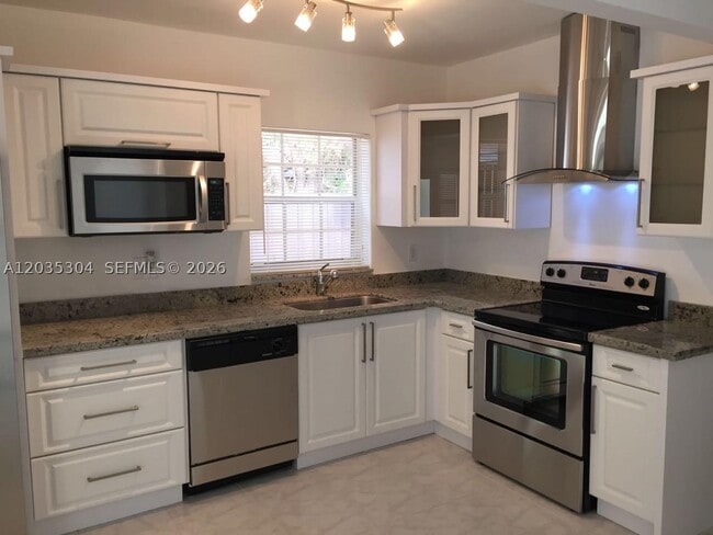 Photo - 1435 NE 173rd St