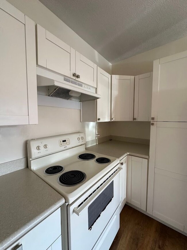 Photo - Nuuanu Pali Ground floor 3 bed, 1 ba including utilities and parking stall, pet negotiable