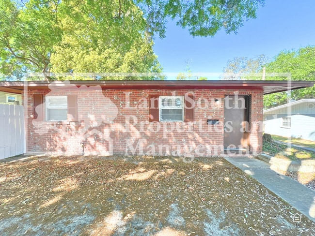 Building Photo - 713 Johnson Ave