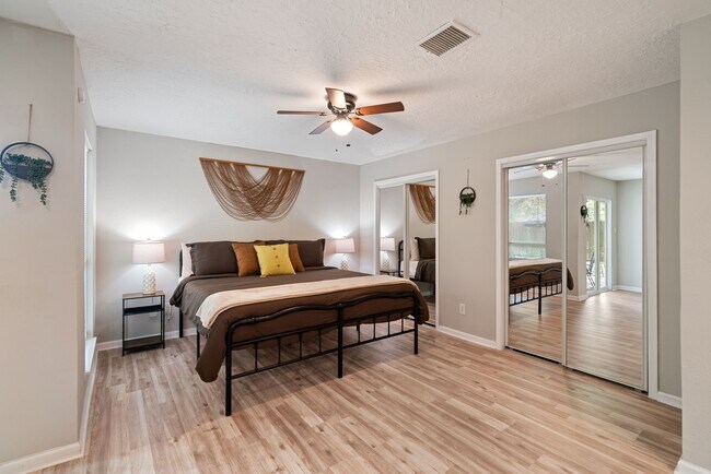 Photo - 2523 Village Oak Dr.