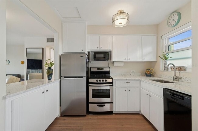 Photo - 750 Burlington Ave N Unit 4L