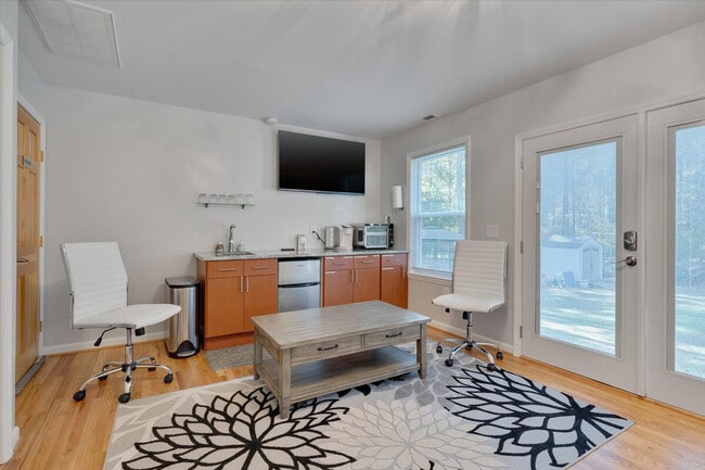 Building Photo - 824 Warren Ave Unit SI ID1388441P