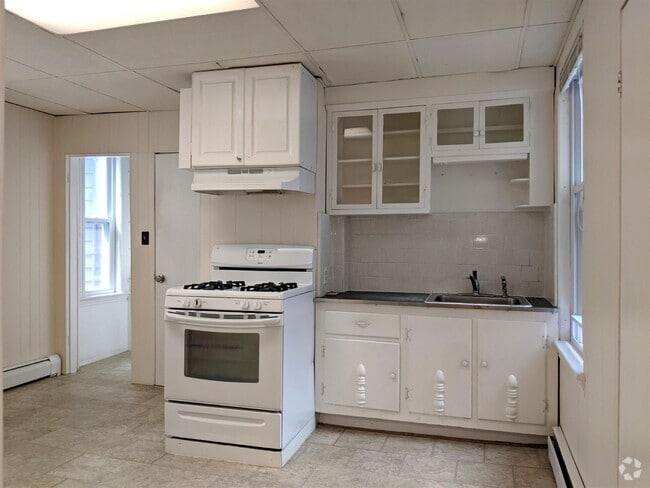 Building Photo - 20 Mossland St Unit 1 Rental