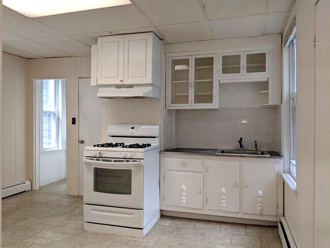 Photo - 20 Mossland St Apartments Unit 1