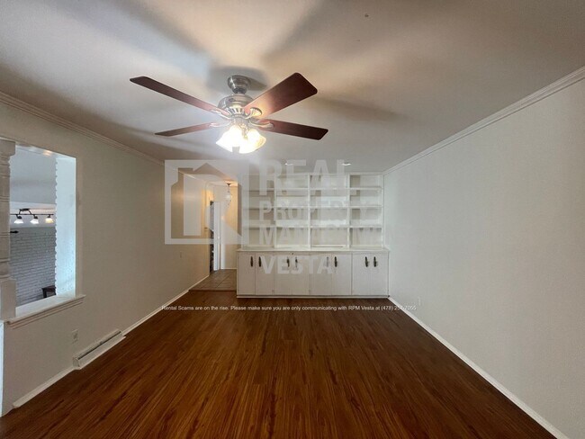 Photo - 240 Candler Dr
