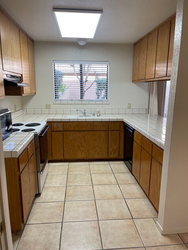 3677 Tuscany Pl Townhome Townhome Rental in Turlock CA