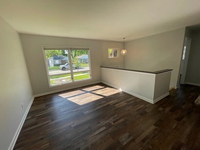 Photo - 70 Walnut Ct