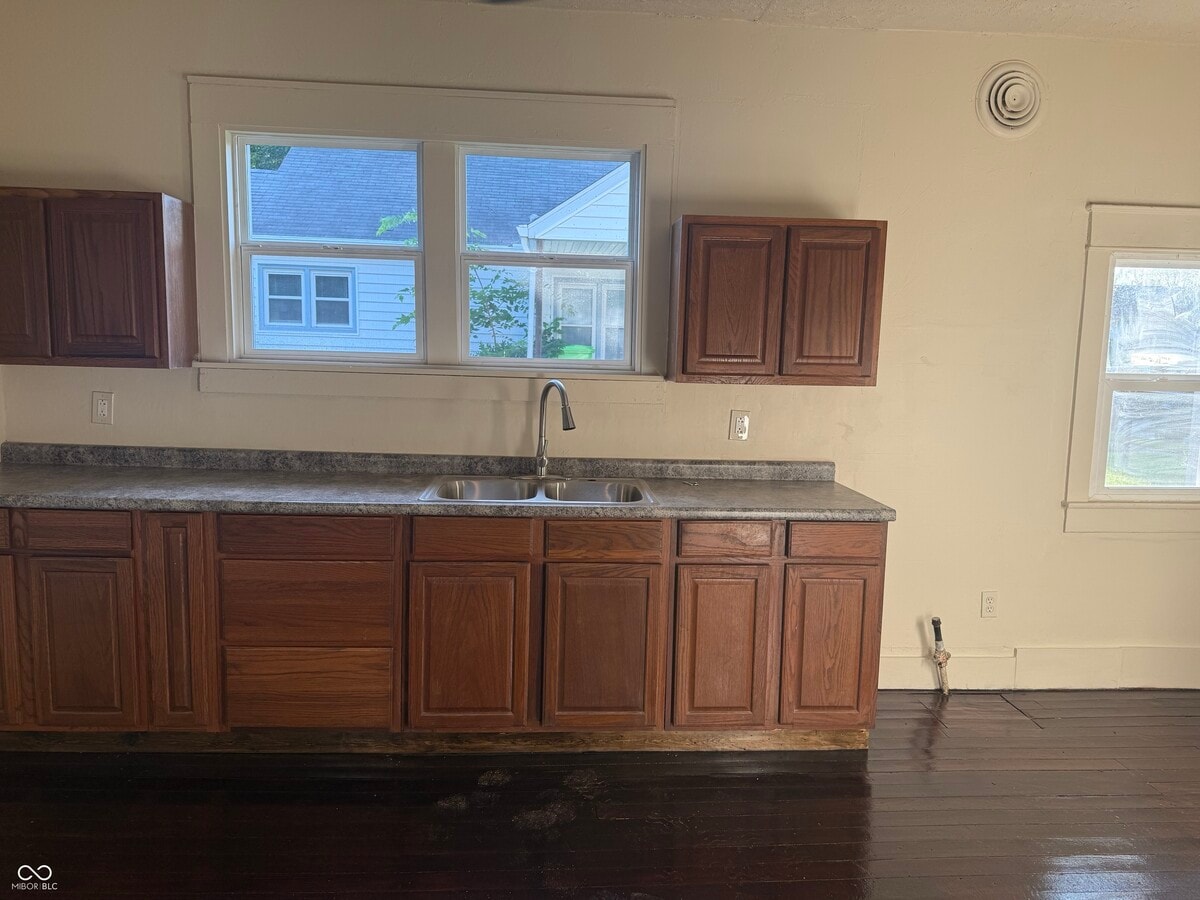 Photo - 701 S Walnut St