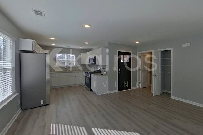 Photo - 342 Angela St