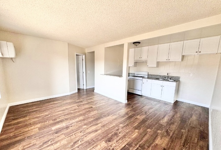 Photo - 6729 Woodley Ave Unidad 9A Rental