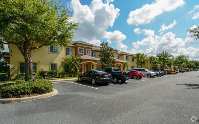 Building Photo - Lakeside Village Townhouse 2 Bedroom 2.5 ...