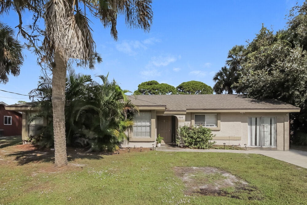 Photo - 900 Elkcam Blvd