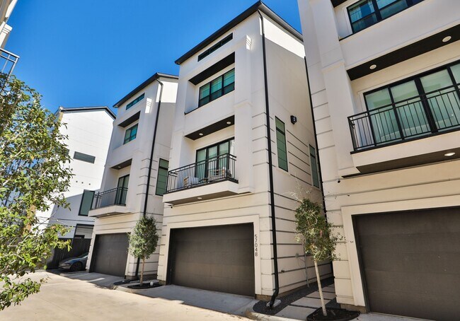 Photo - 5704 Fairdale Ln