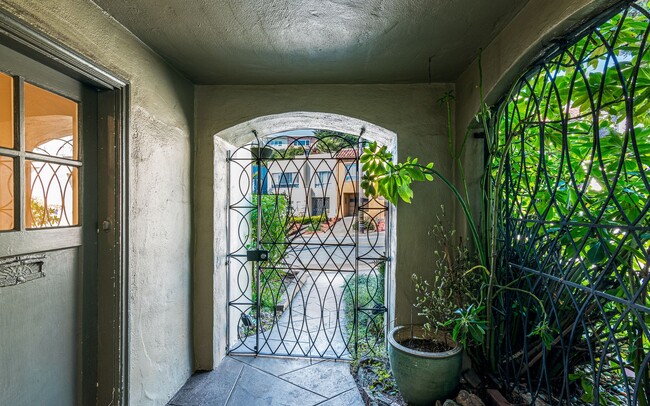 Photo - 919 Teresita Blvd