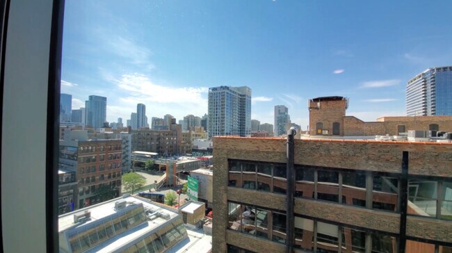 Photo - 812 N Wells St