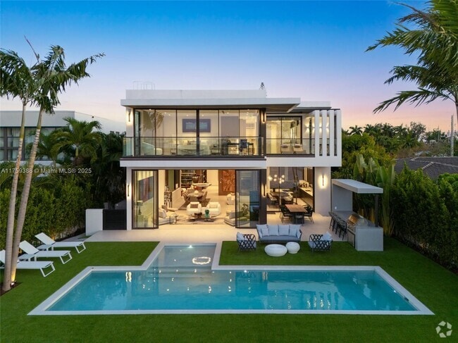 Building Photo - 315 N Shore Dr Rental