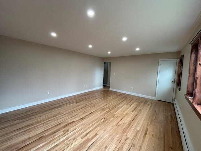 Photo - 123 Platt St