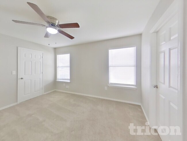 Photo - 6323 Cougar Village