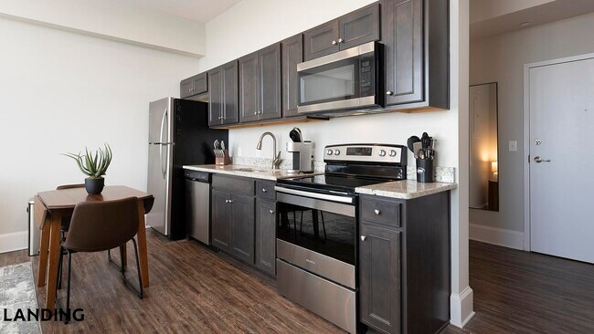 Photo - 187 N Church St Unidad 605