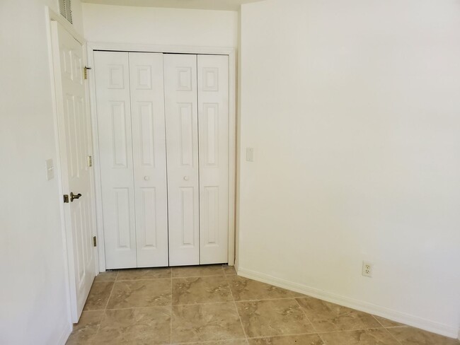 Photo - Greenbriar Location!  3 bedroom 2 bath 2 car garage! Unit 307 Urbana St
