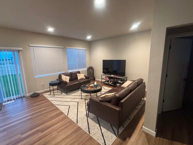 Photo - 351 Blanket Flower St