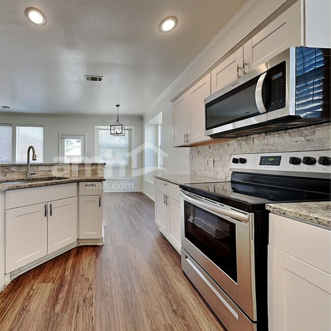 Photo - 1745 Cresthill Dr