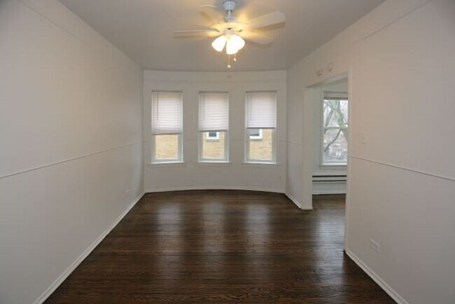 Photo - 4501-4515 N Malden St