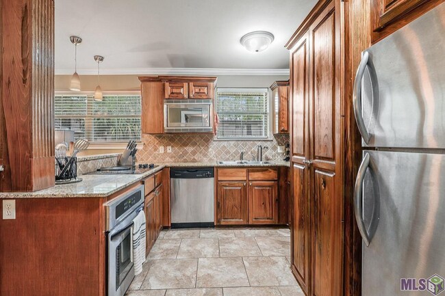 Photo - 1290 Park Blvd