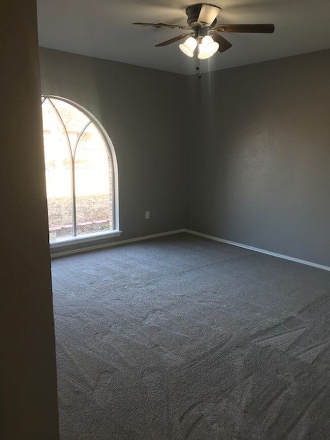 Photo - Newly Updated - Granite Counters - 4 Bd/3 Ba - Spacious