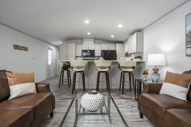 Building Photo - Brand New 3/2 Mobile Home in Kilgore's Newest Community!