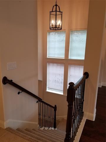 Photo - 555 Waterloo Dr