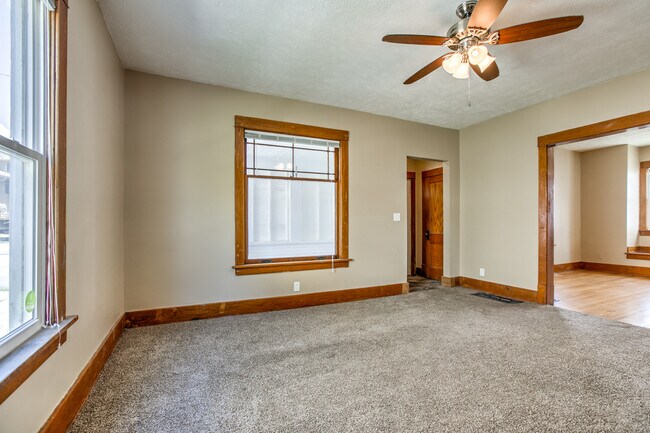 Photo - 4156 Cuming St