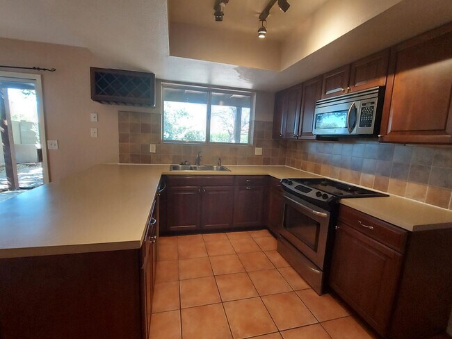 Photo - 2604 Inverrary Dr