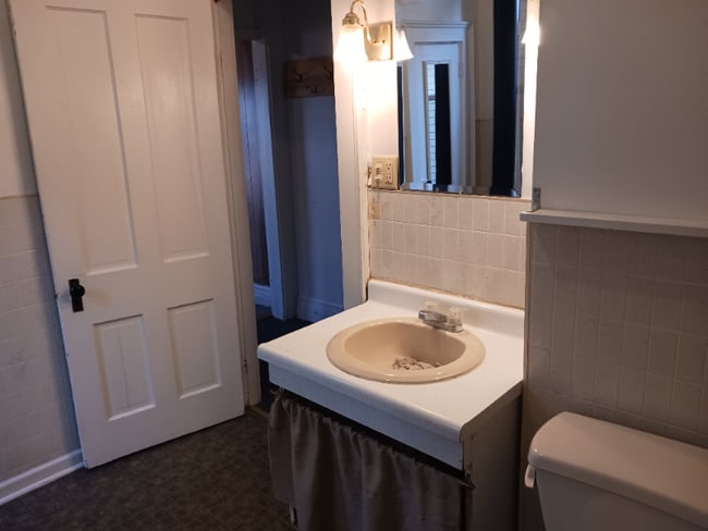 Photo - 721 W Main St