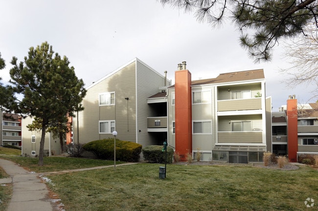 Building Photo - Grove at City Center