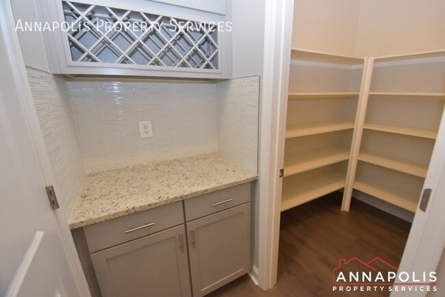Photo - 2625 Smooth Alder St