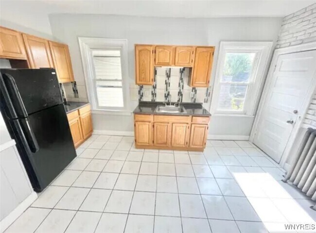 Building Photo - 302 Lafayette Ave Rental