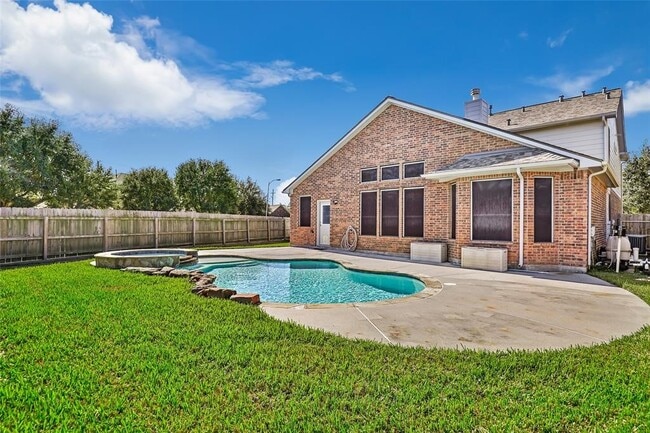 Building Photo - 8214 Mandalay Bay Dr