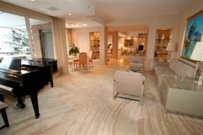 otro - Three Village Condos